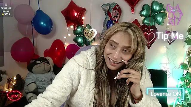 salome_drasin from StripChat is Freechat