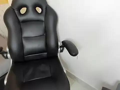 SalomeHug from StripChat is Freechat