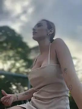 Samantha_bigboobs from StripChat