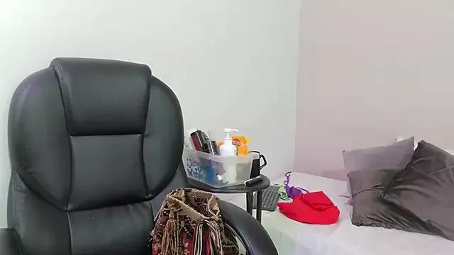 Samara_Rosse from StripChat is Freechat