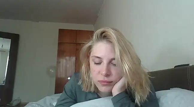 Sandra_ra from StripChat is Freechat