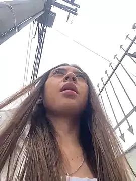 Sara-cooper_ from StripChat is Freechat
