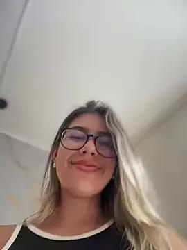 sara_calderon from StripChat is Freechat
