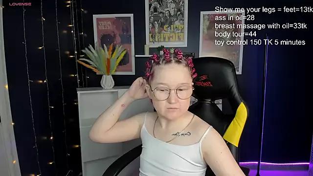 Check out our webcam shows gallery and message on a personal level with our sweet squirt cams hosts, showing off their natural physiques and sex toys.