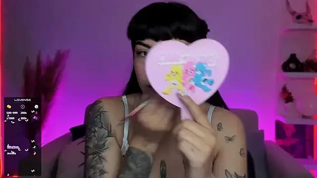 Check out our webcam shows gallery and message on a personal level with our sweet squirt cams hosts, showing off their natural physiques and sex toys.