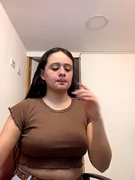 SaraaBlonde from StripChat is Freechat