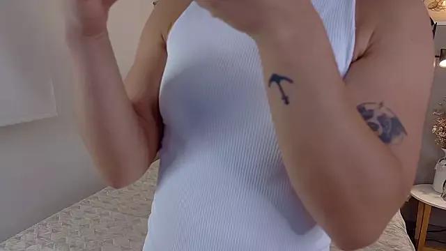 sarah_rayy from StripChat is Freechat