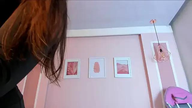 Sarah_Reidd from StripChat is Freechat