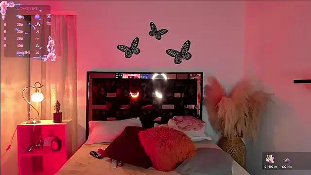Sarahballiston_ from StripChat is Freechat