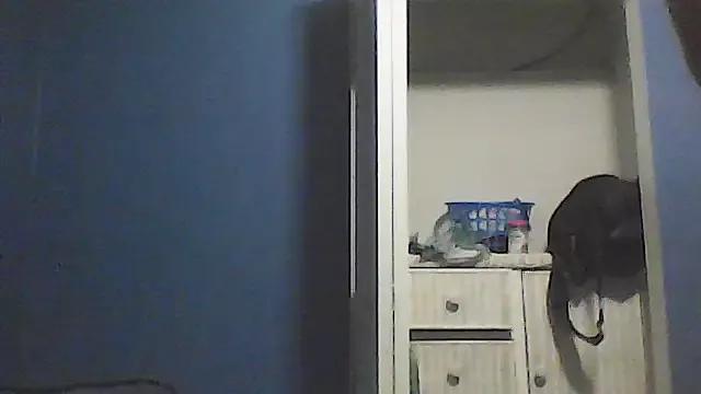 sarahkat86 from StripChat is Freechat