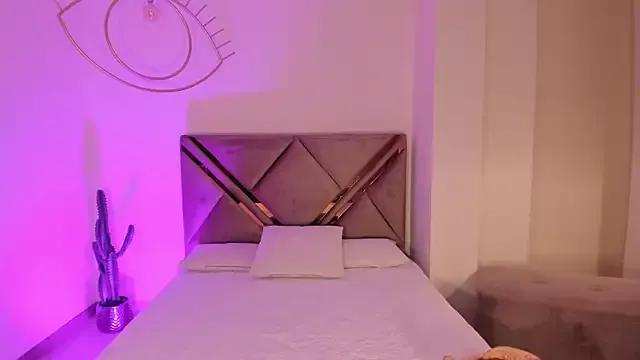 SaraNovac from StripChat is Freechat