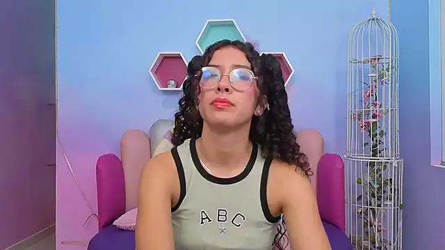 Sasha-Monroe from StripChat is Freechat