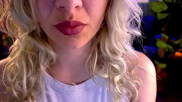 SashaBloom__ from StripChat is Freechat