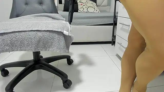 Check out our webcam shows gallery and message on a personal level with our sweet squirt cams hosts, showing off their natural physiques and sex toys.