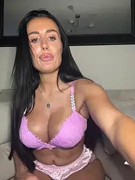 SECRETBELLAUK from StripChat is Freechat
