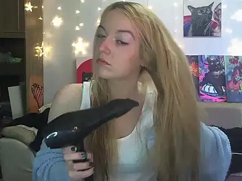 SecretSophia from StripChat is Freechat