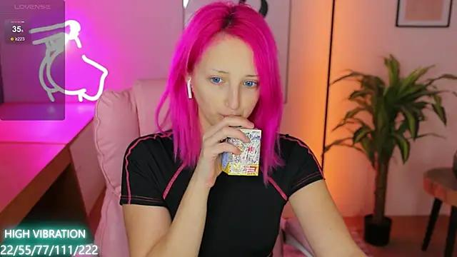 Check out our webcam shows gallery and message on a personal level with our sweet squirt cams hosts, showing off their natural physiques and sex toys.