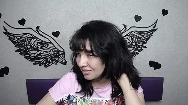 SelenaFly from StripChat is Freechat