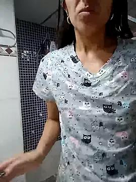 Selenakyle92_ from StripChat is Freechat
