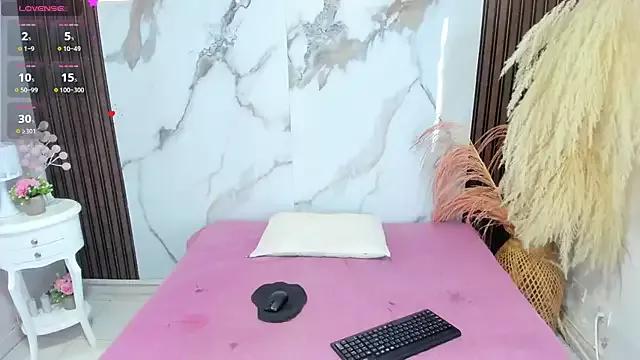 selenareyes from StripChat is Freechat