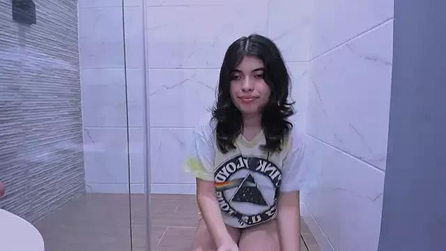 selina_lovers from StripChat is Freechat