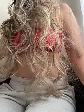Photos of sensual_scottish_isla from StripChat is Freechat