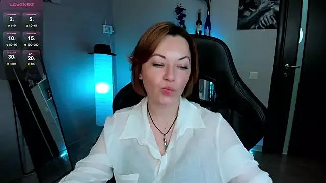 Serena_Woods from StripChat is Freechat