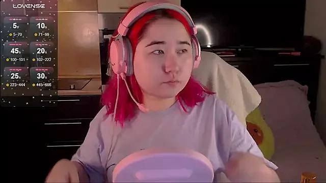 sexy_asian from StripChat is Freechat