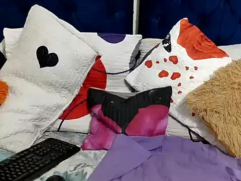 SexyBeverlyX from StripChat is Freechat