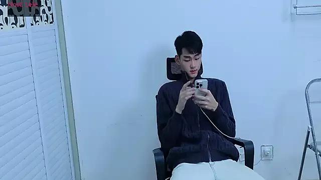 sexyboy-lele from StripChat is Freechat