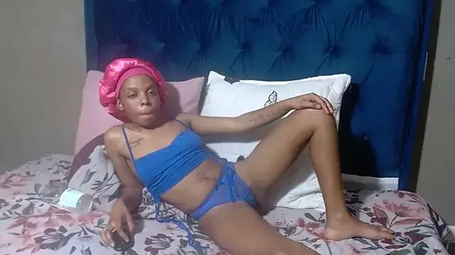 SexyDoll25x from StripChat is Freechat