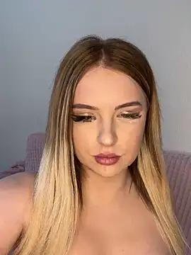 SexyEvaLips from StripChat is Freechat