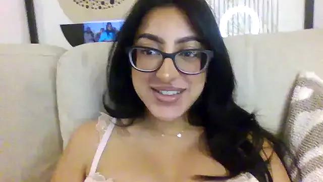 SexySophiaUK from StripChat is Freechat