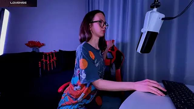 SharkyBaby from StripChat is Freechat