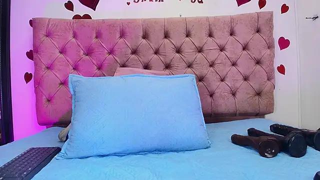 Check out our webcam shows gallery and message on a personal level with our sweet squirt cams hosts, showing off their natural physiques and sex toys.