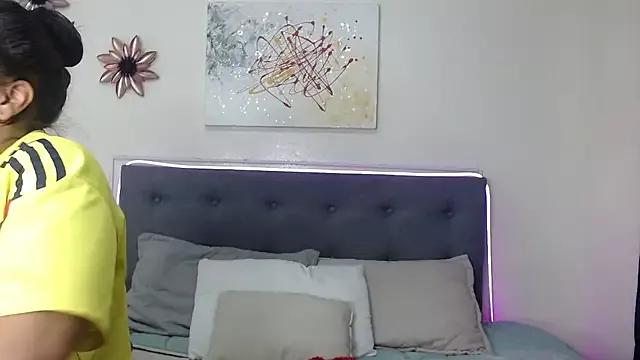 sharon_and_kloee from StripChat is Freechat