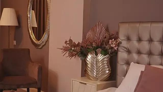 SharonStarr from StripChat is Freechat