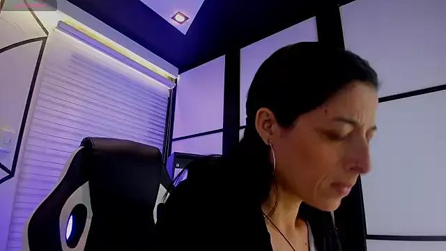 ShaunaDream from StripChat is Freechat