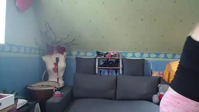 SherineDivine from StripChat is Freechat