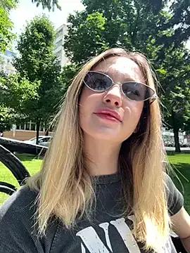 Siesta_Walker from StripChat is Freechat