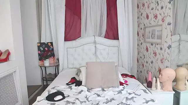 Check out our webcam shows gallery and message on a personal level with our sweet squirt cams hosts, showing off their natural physiques and sex toys.