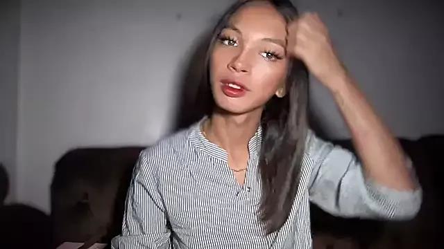 Simi_Ipit from StripChat is Freechat