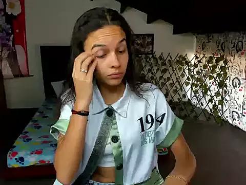 Skylovershot from StripChat is Freechat