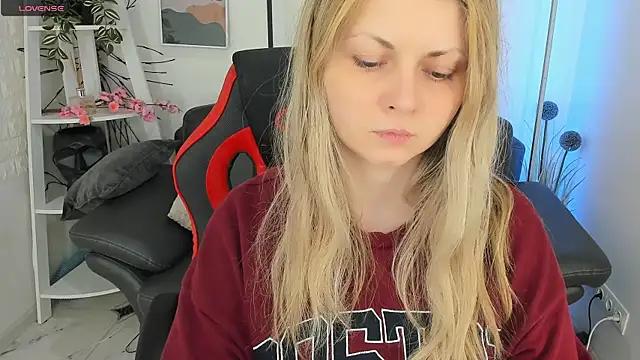 Check out our webcam shows gallery and message on a personal level with our sweet squirt cams hosts, showing off their natural physiques and sex toys.