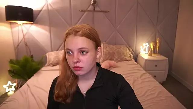 SnowWhiti from StripChat is Freechat