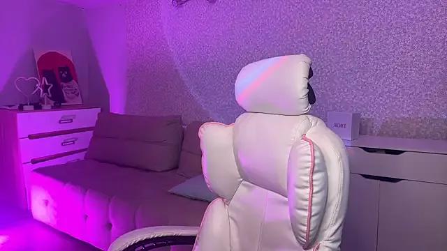 Check out our webcam shows gallery and message on a personal level with our sweet squirt cams hosts, showing off their natural physiques and sex toys.