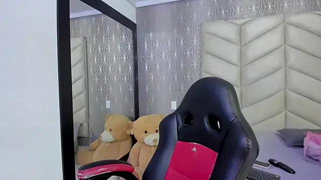 Check out our webcam shows gallery and message on a personal level with our sweet squirt cams hosts, showing off their natural physiques and sex toys.
