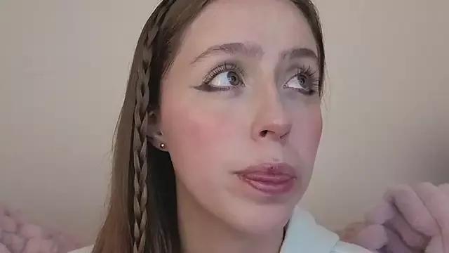 Check out our webcam shows gallery and message on a personal level with our sweet squirt cams hosts, showing off their natural physiques and sex toys.