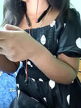 Soloqueentamil from StripChat is Freechat