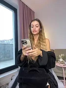 Sophie-Haze from StripChat is Freechat